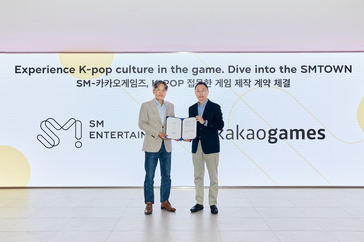 SM Entertainment-Kakao Games game production contract signing ceremony